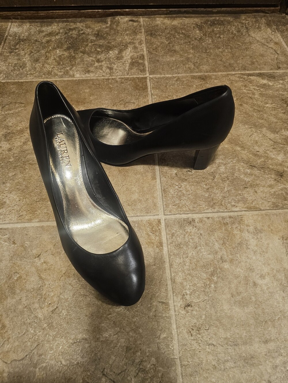 Lauren Ralph Lauren Black Leather Heels Size 8.5 - Picture 2 of 7